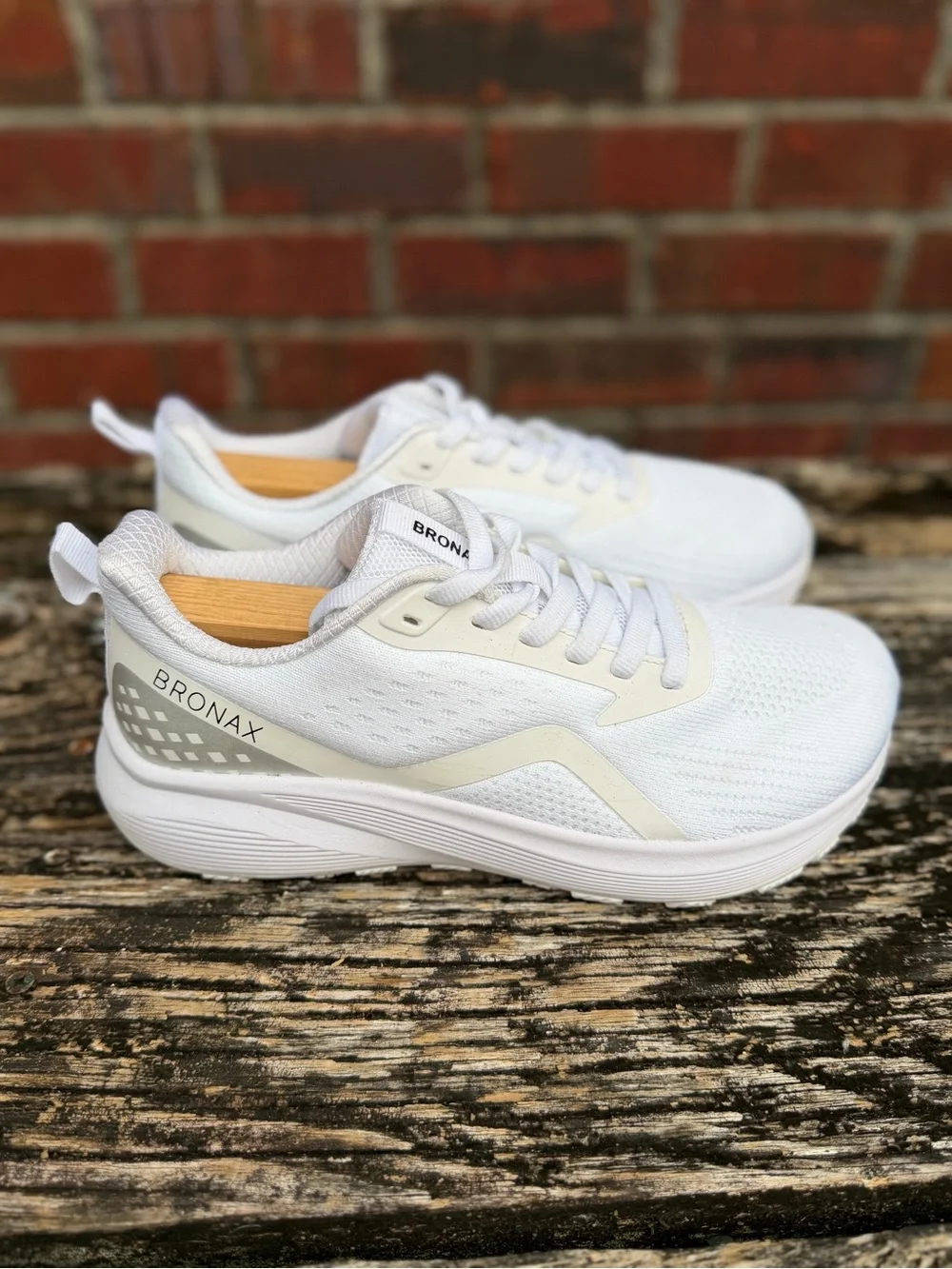 NWOT Bronax Mens Sz 7 Wide Toe Box White Mesh Athletic Sneakers Running Shoes X5